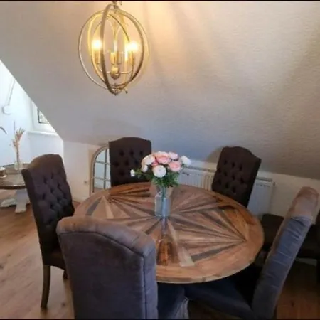Mit 3 Schlafzimmern Daire *
